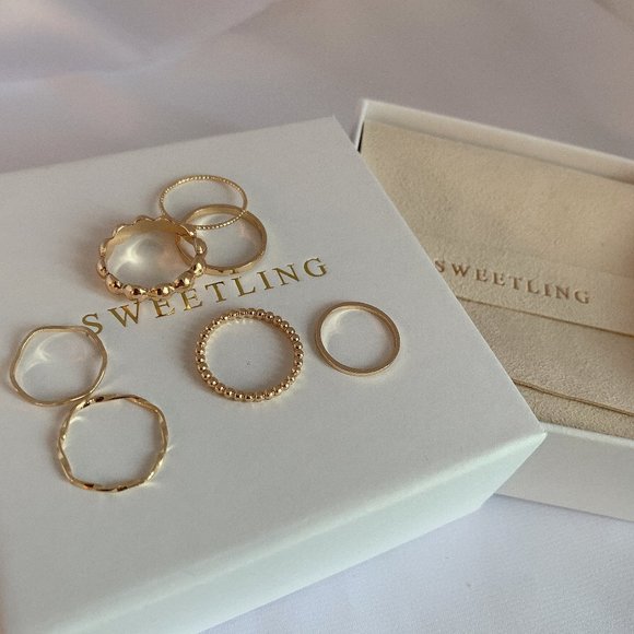7pcs Minimal Gold Stacking Rings - Picture 1 of 6